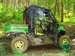 John-Deere-XUV-550-GATOR-DFK-Cab-kit-3-1