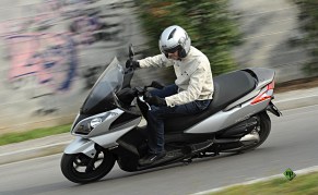 scooter-kymco-downtown-200i-foto2